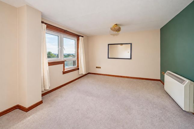 Kinghorne Court, Dundee photo 3