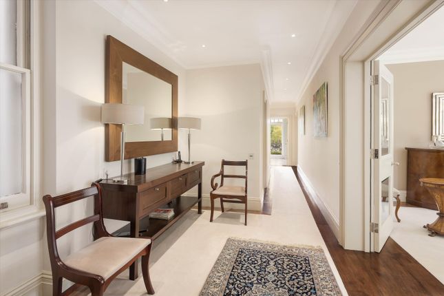 Flat for sale in Burton Court, Franklins Row, Chelsea, London