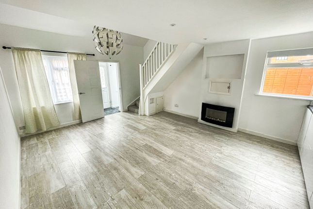 14, Cobb Close, Datchet photo 3