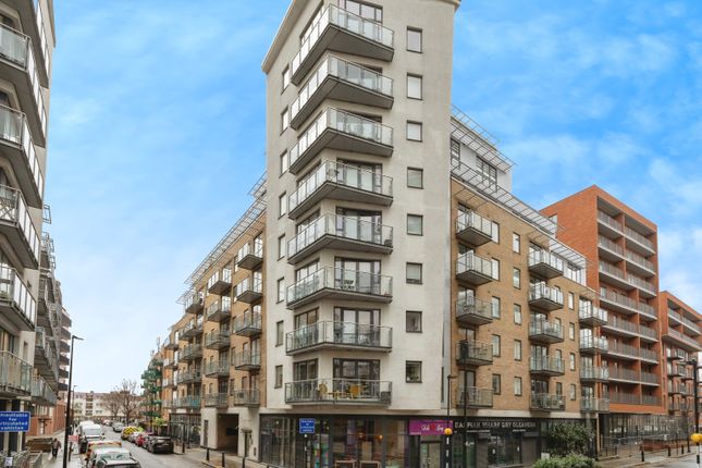 Flat 204, Hudson House, Yeo Street, London photo 4