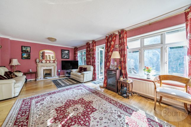 19, Bramble Rise, Cobham photo 2