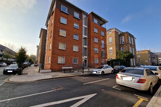 Duplex to rent in Pelling Street, London