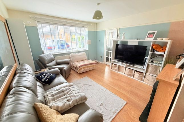 19, Bents Avenue, Stockport photo 2