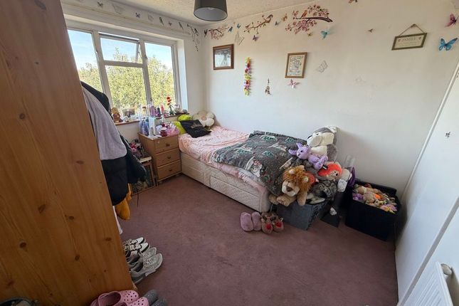 32, Teesdale Road, Dartford photo 4