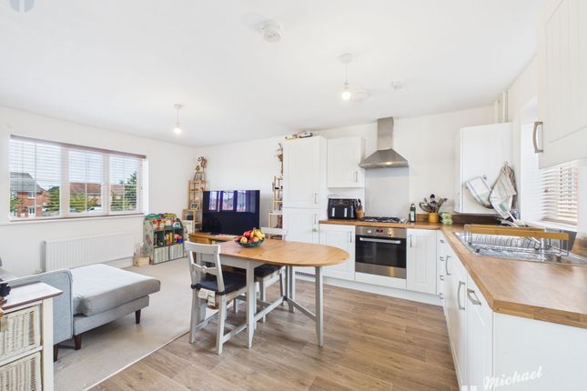 24 Comet Way, Aylesbury photo 3