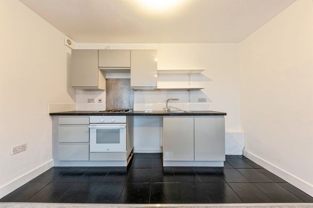 17, Scarsdale Way, Grantham photo 4
