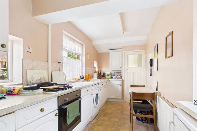 17, Wellsprings Road, Gloucestershire photo 3