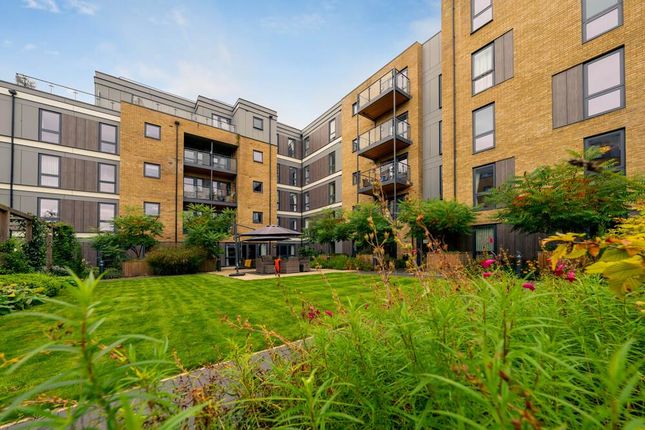 1-bed flat on 40 Edward House, Pegs Lane, Hertford, £280,000