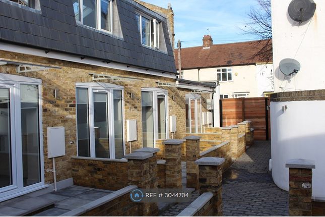 Flat, Old Dairy Lodge Waite Davies Road, London photo 2