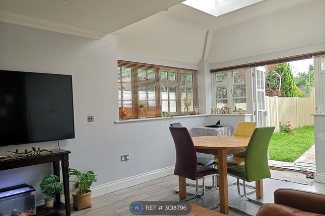 Flat A, Great Austins House Tilford Road, Farnham photo 3