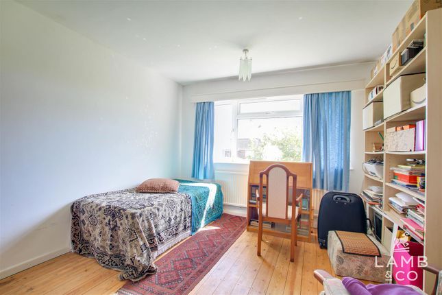 35, Wyndham Crescent, Clacton-On-Sea photo 4