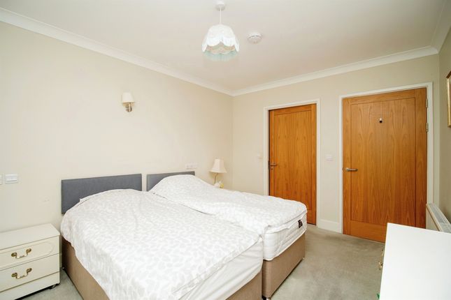 Flat for sale in Maumbury Gardens, Dorchester