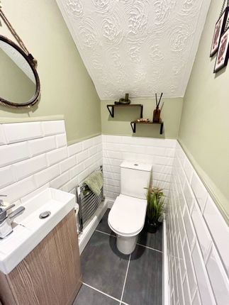 31, Claymar Drive, Swadlincote photo 4