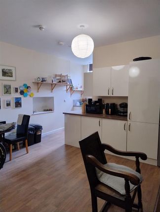 34 Fore Street, Okehampton photo 4