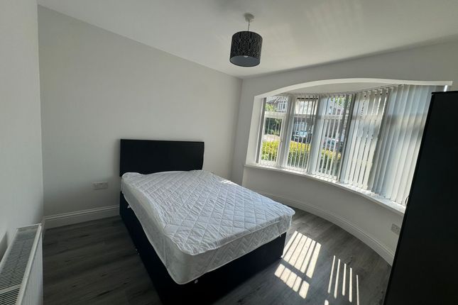 6, Hillview Road, High Wycombe photo 4