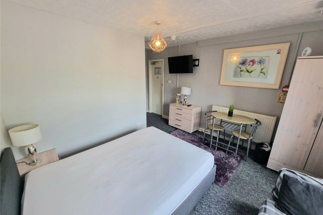 Flat 5, 64, Furnace Lane, Telford photo 3