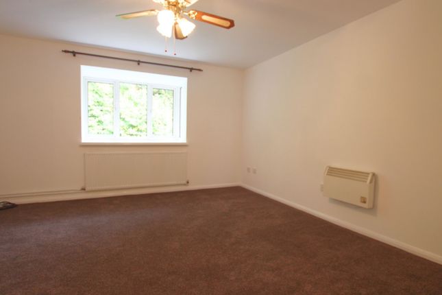 Flat 3, Rookley Court, Purfleet-On-Thames photo 4