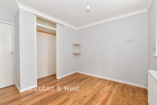 4, Juniper Square, Havant photo 3