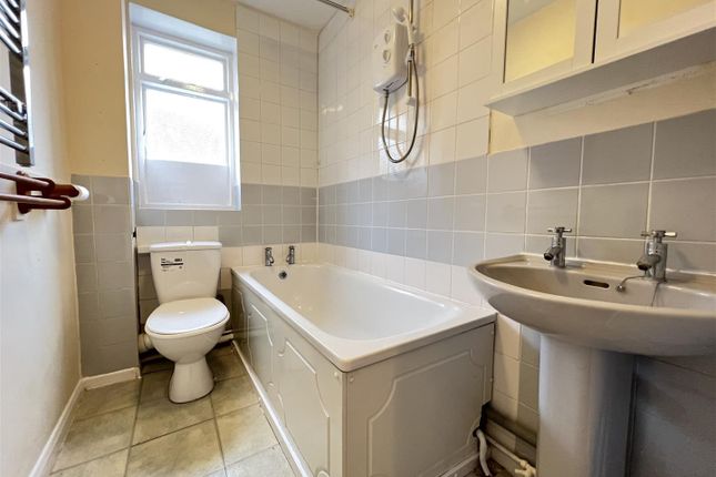 27C,, Russell Road, London photo 5