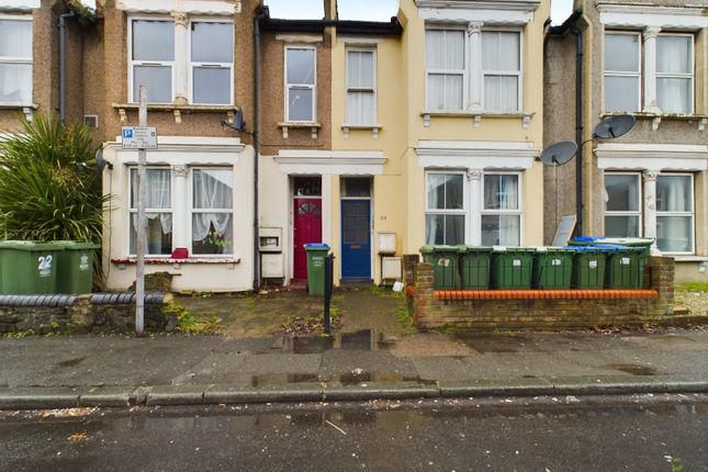 Maisonette for sale in Woolwich Road, Bexleyheath