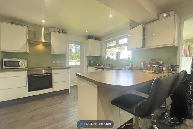 Barncroft Way, Havant photo 3