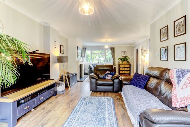 12, Grimms Meadow, High Wycombe photo 4