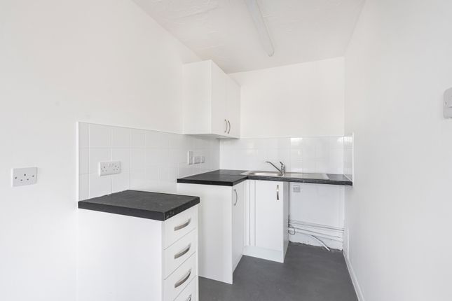 1 Ibbotson Court,, Poyle Road, Slough photo 3