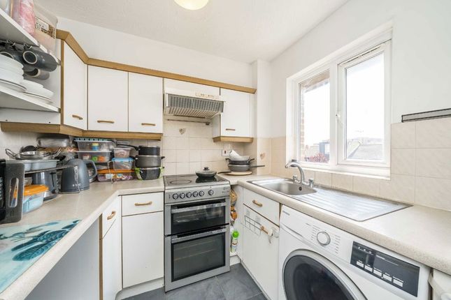 22, Bramston Road, London photo 4