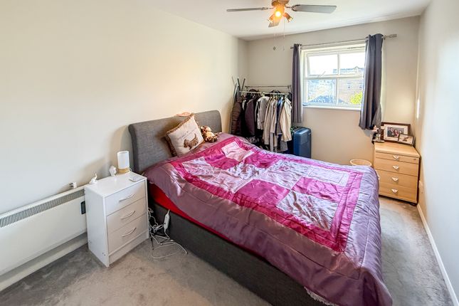 121, Chamberlayne Avenue, Wembley photo 5