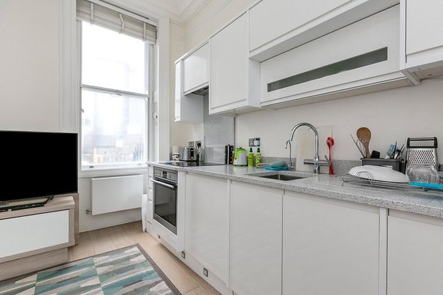 Thumbnail Flat to rent in Guilford Street, London