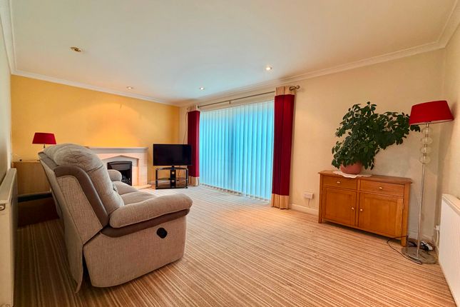 10 Oak Crescent, Lydney photo 3