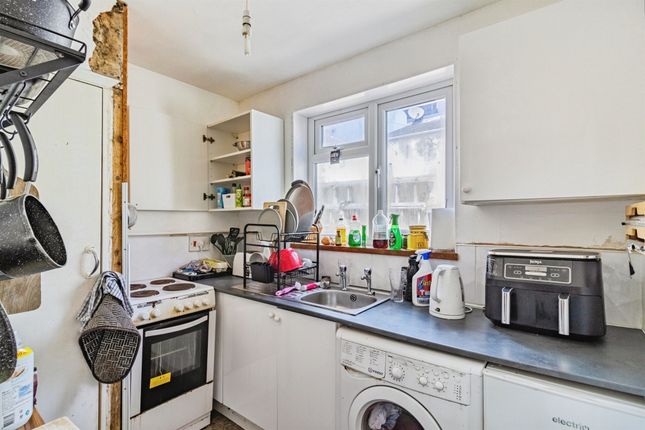 Flat 3, Wellington Court, Waterloo Road, Torquay photo 4