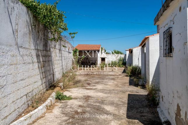 Farmhouse for sale in 8365 Pêra, Portugal