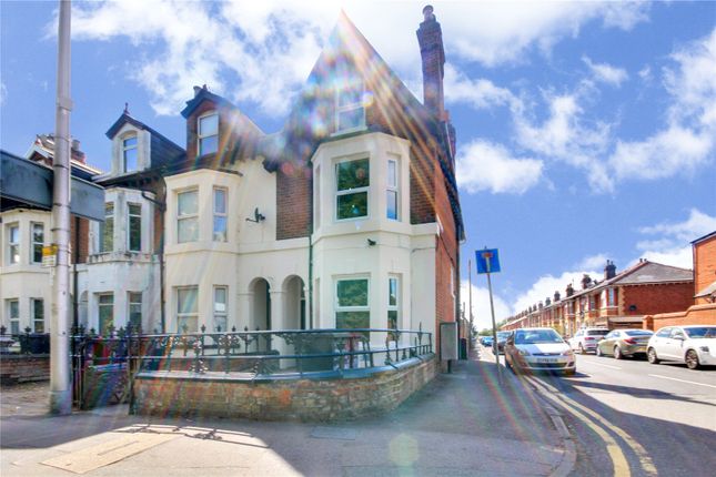 Thumbnail End terrace house to rent in Basingstoke Road, Reading, Berkshire