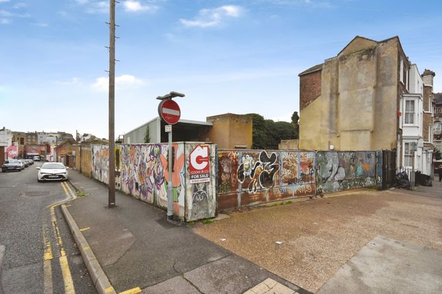 Studio terraced on Hardres Street, Ramsgate, £135,000