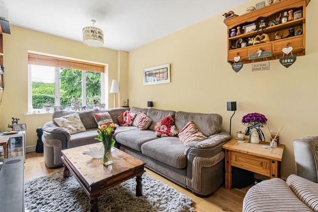 8 Highfield Farm, Mangrove Lane, Hertford photo 2