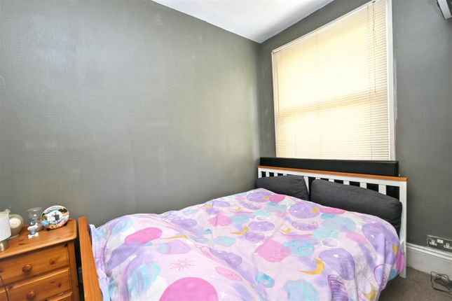 9 Upperton Gardens, Eastbourne photo 4
