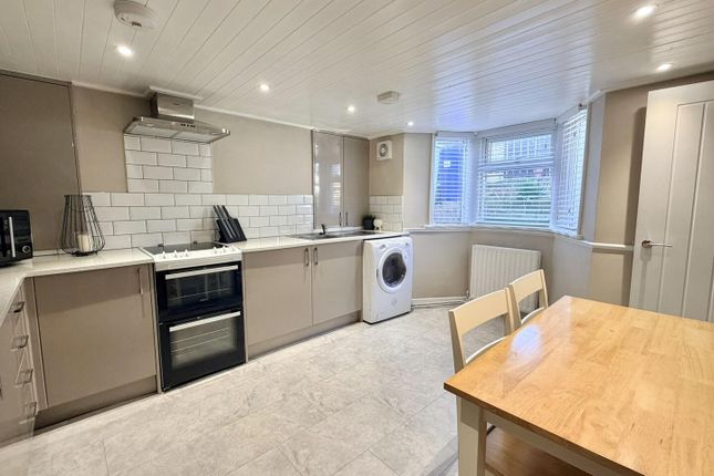 11, Elgin Street, Whitby photo 3