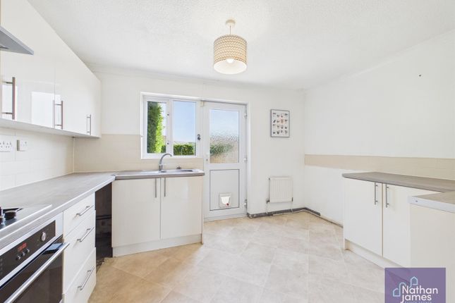 9, Lea Close, Undy photo 3