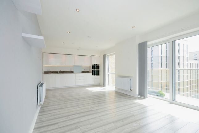 Flat for sale in Ellesmere Court, Luton