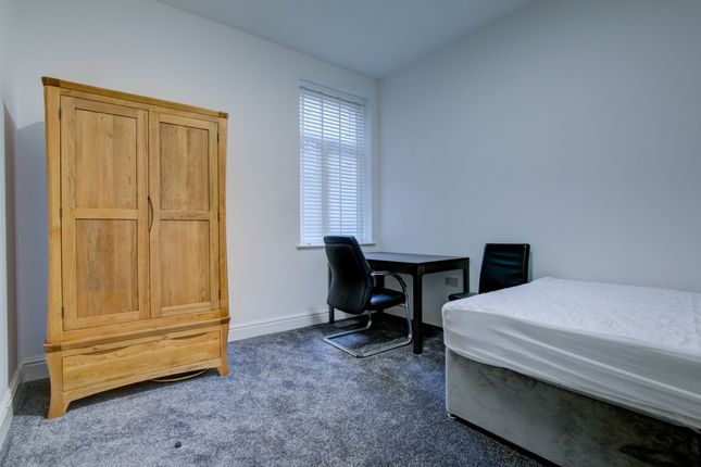 Thumbnail Room to rent in Oxford Road, Wakefield