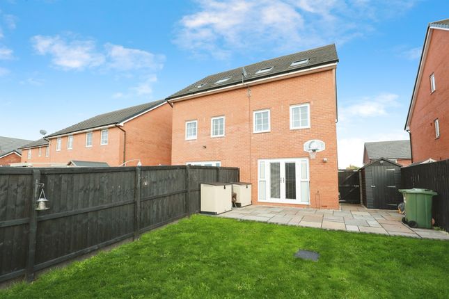 33, Medlock Street, Northwich photo 2