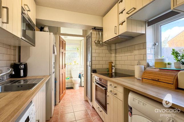 83, Braemore Close, Thatcham photo 3