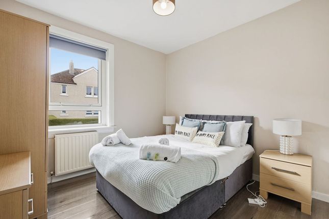 33 Cluny Drive, Paisley photo 4