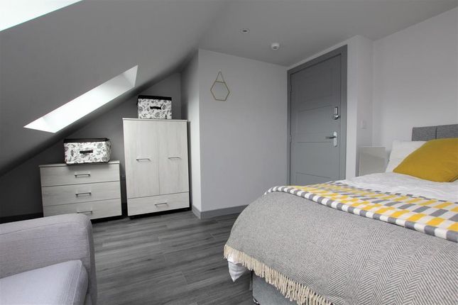 27, Room Elizabeth  Queen Street, Leighton Buzzard photo 2
