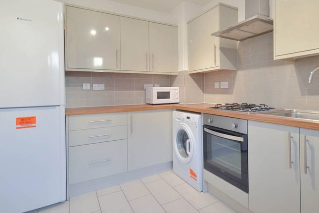 Thumbnail Flat to rent in Redmans Road, London