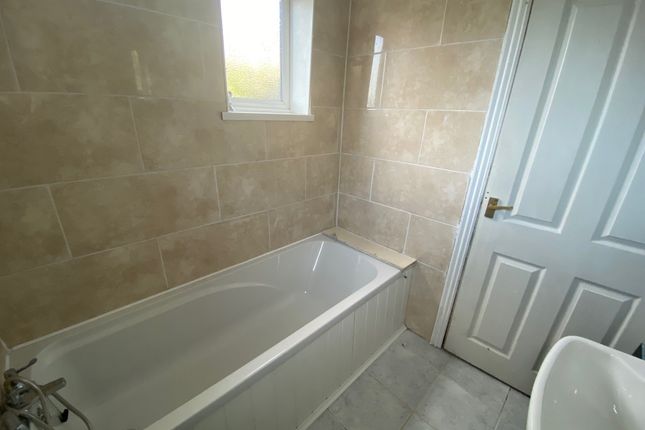 Flat A, Chesterfield photo 4