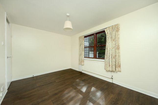 Flat for sale in Holley Road, London