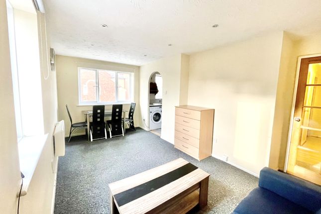 92 BURKET CLOSE , BURKET CLOSE, NORWOOD GREEN, SOUTHALL photo 4