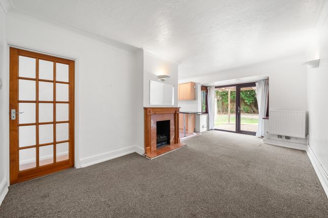 2, Chobham Close, Surrey photo 2